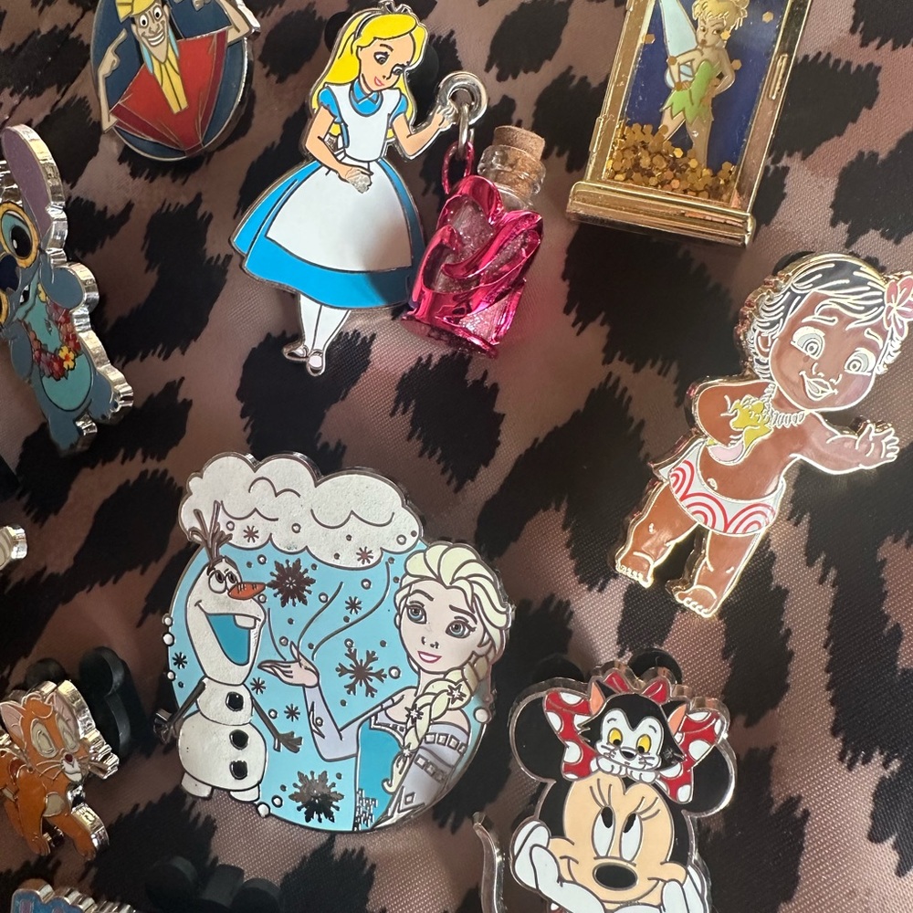 Disney Character Pin Collection - Picture 10 of 11